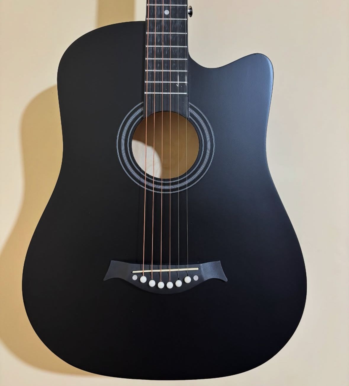 ACOUSTIC GUITAR