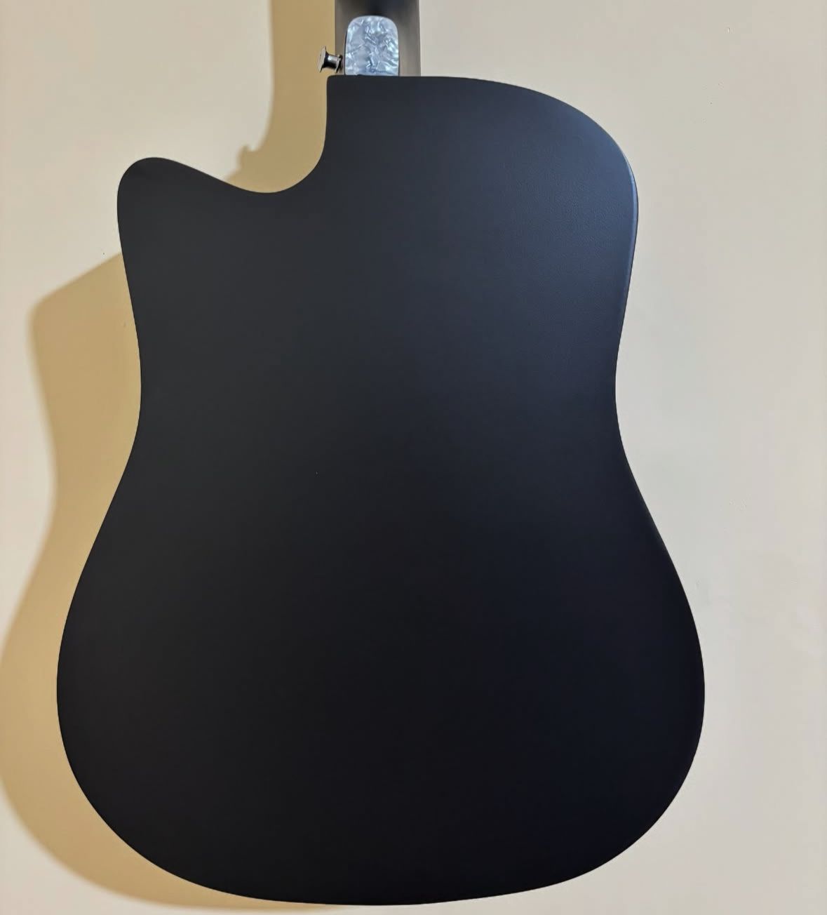 ACOUSTIC GUITAR