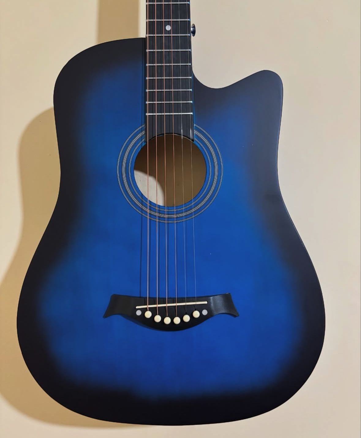 ACOUSTIC GUITAR