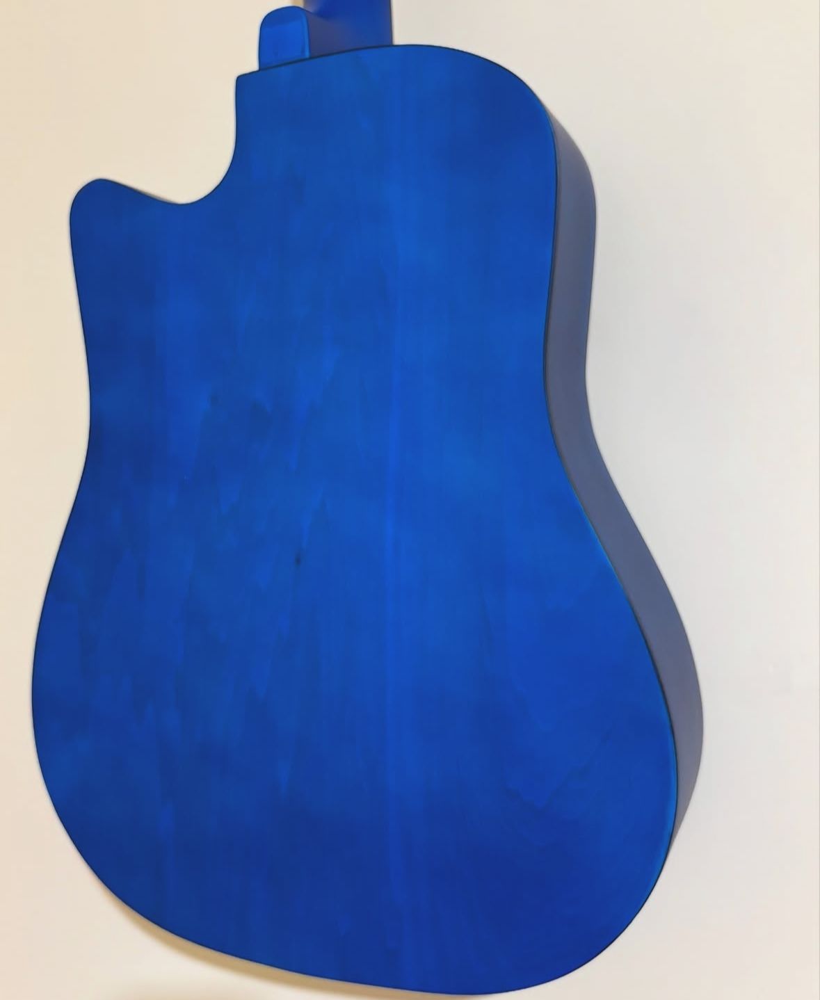ACOUSTIC GUITAR