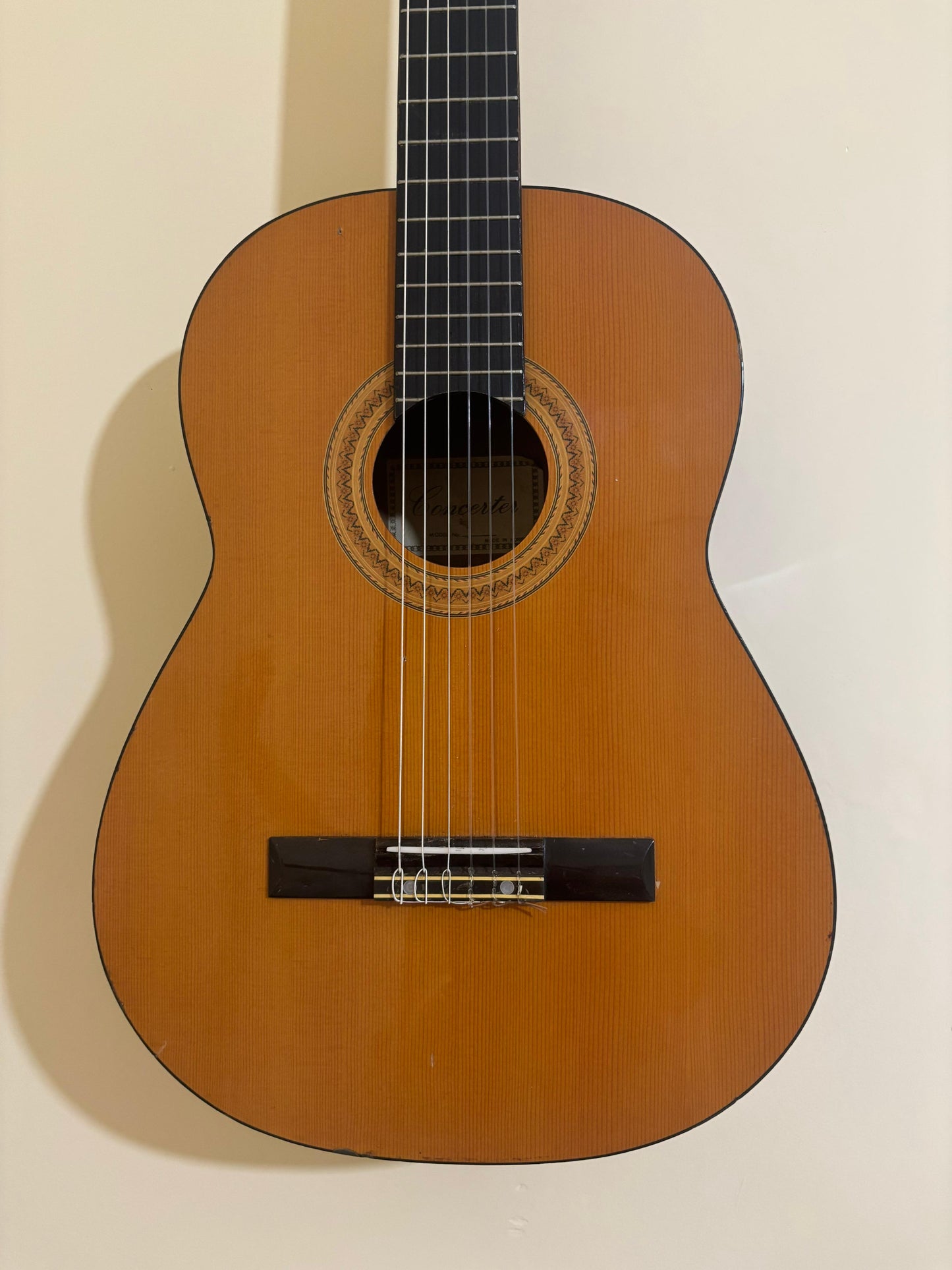 Concerter Guitar